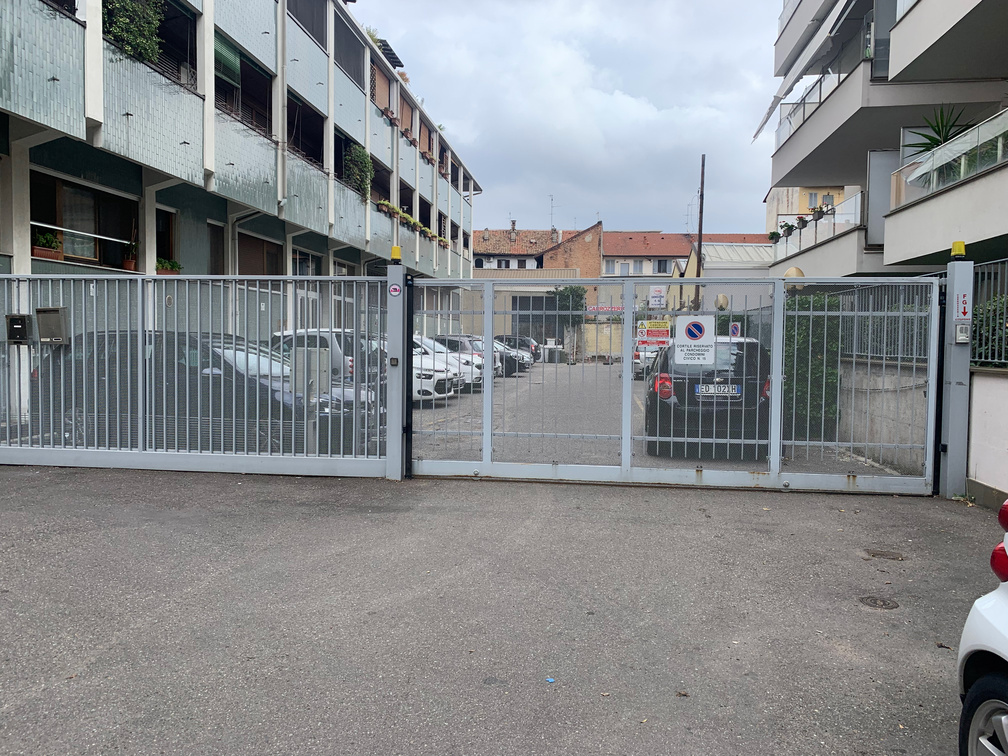 Via B.De Rolandi 15, 20156 Milano (MI)